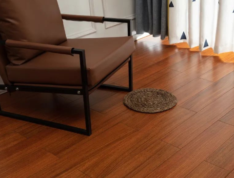 实木地板和复合地板哪个好？下面为大家解答！